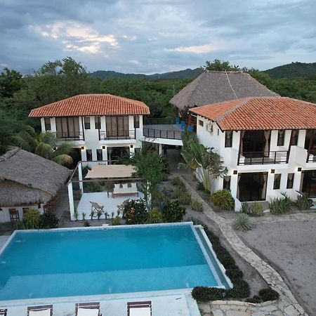 Costa Oeste Tola Exteriér fotografie