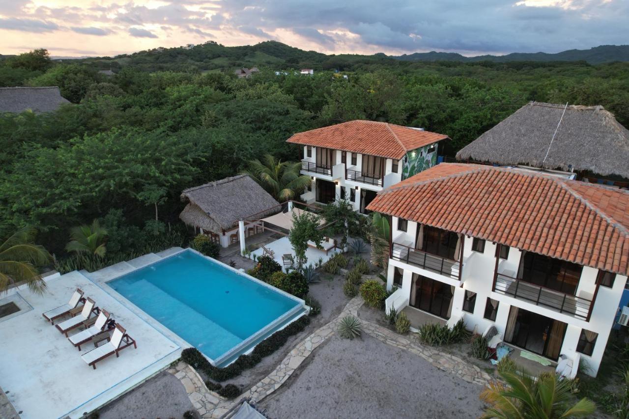 Costa Oeste Tola Exteriér fotografie